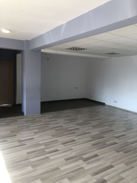 Prelungirea Ghencea, 2 sp. com. parter bloc, reducere 60.000 euro