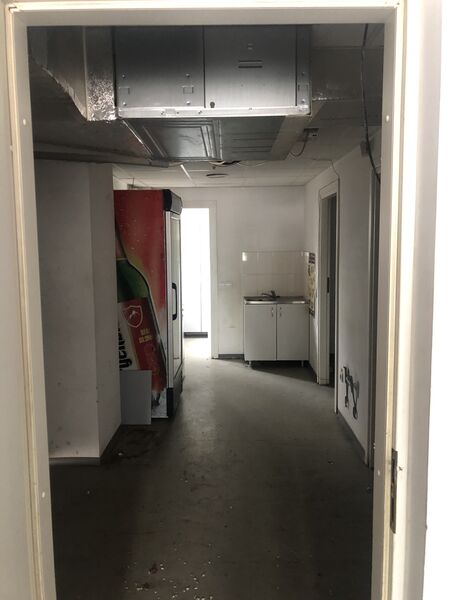 Prelungirea Ghencea, 2 sp. com. parter bloc, reducere 60.000 euro