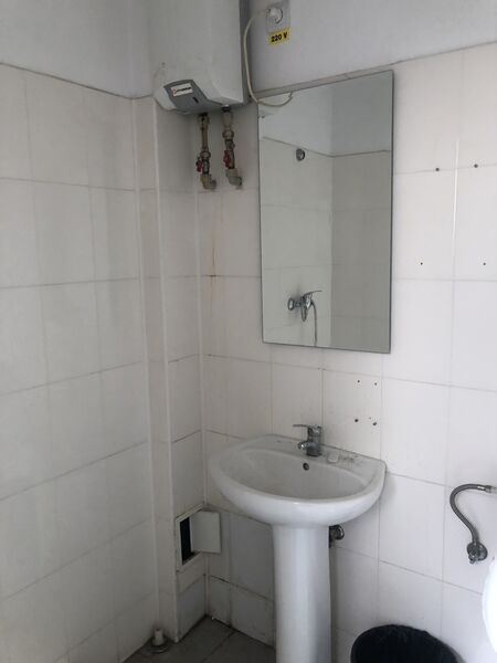 Prelungirea Ghencea, 2 sp. com. parter bloc, reducere 60.000 euro