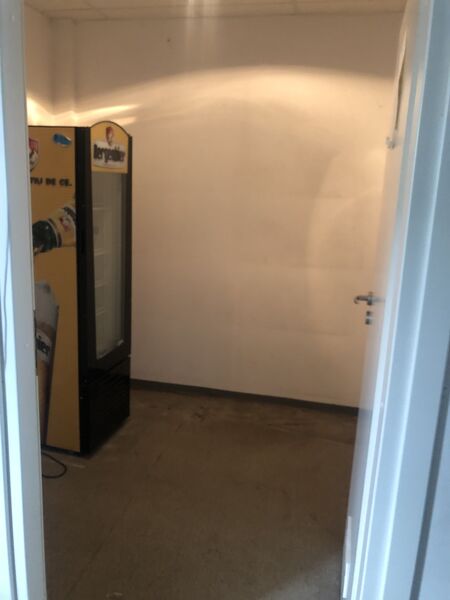 Prelungirea Ghencea, 2 sp. com. parter bloc, reducere 60.000 euro